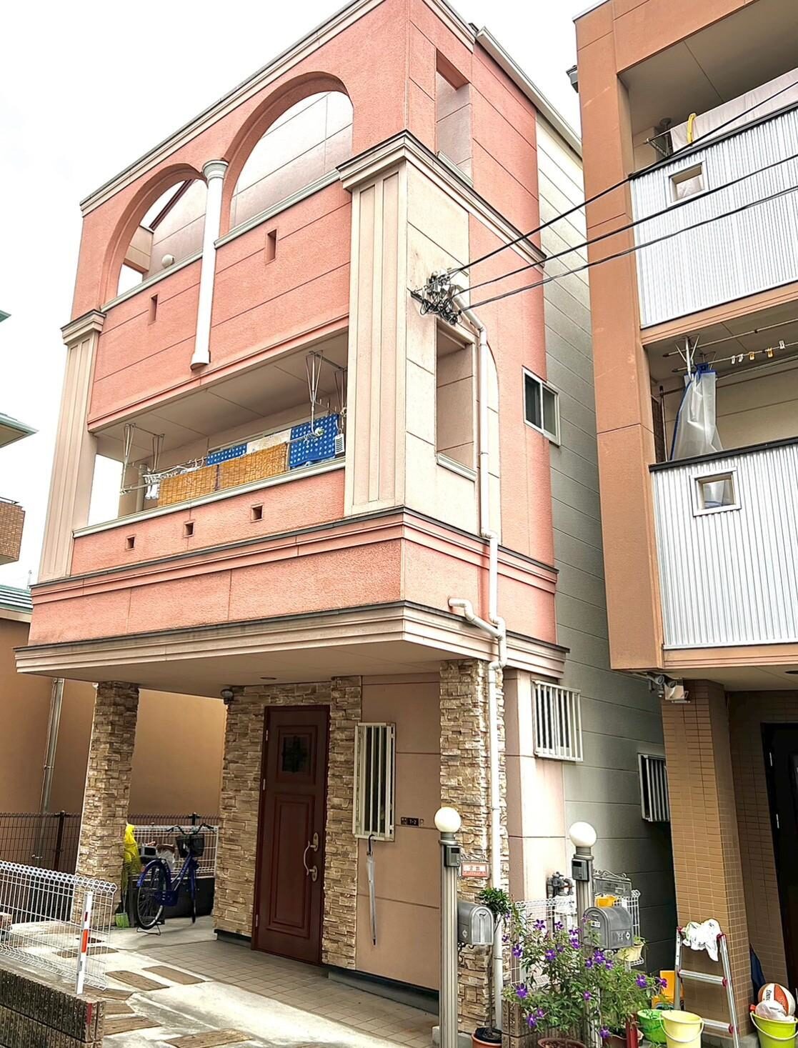 3階建て住宅の外壁塗装の施工写真